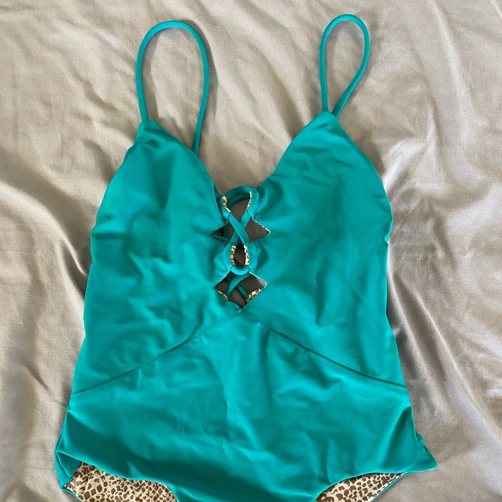 ❌ S O L D ❌ Acacia swimwear HONEY Kokomo in clover